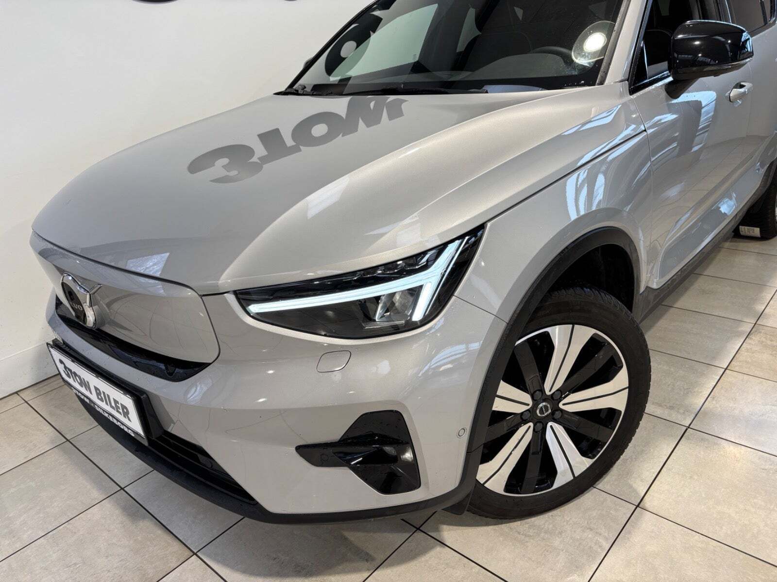 Sølv Volvo C40 fra 2023
