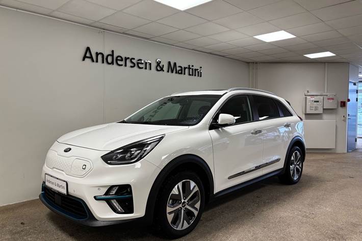 Hvid Kia e-Niro fra 2020 set udefra