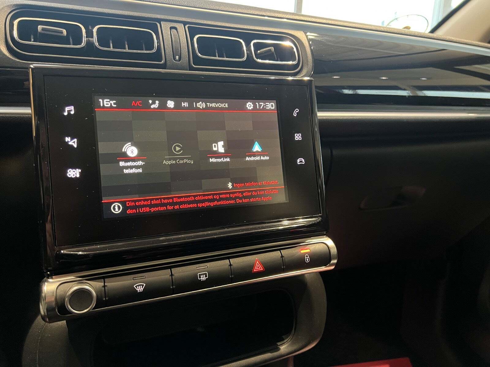 Rød Citroën C3 fra 2018