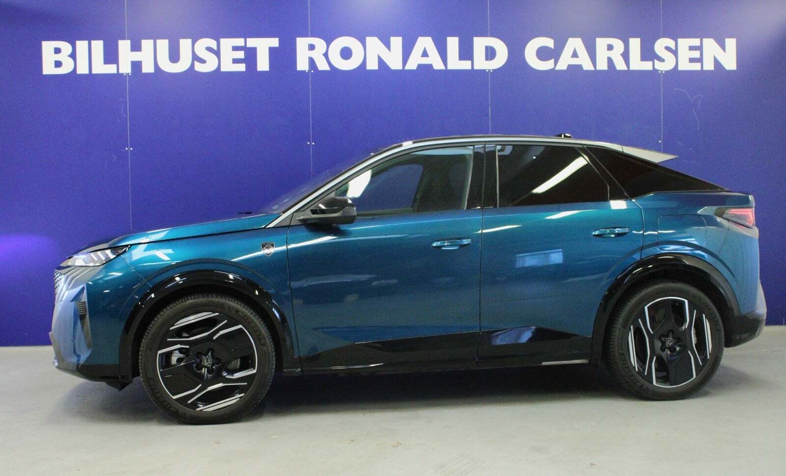 Peugeot e-3008 77 GT