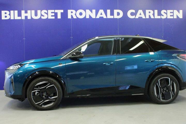 Blå Peugeot e-3008 fra 2025