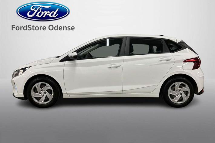 Hvid Hyundai i20 fra 2022