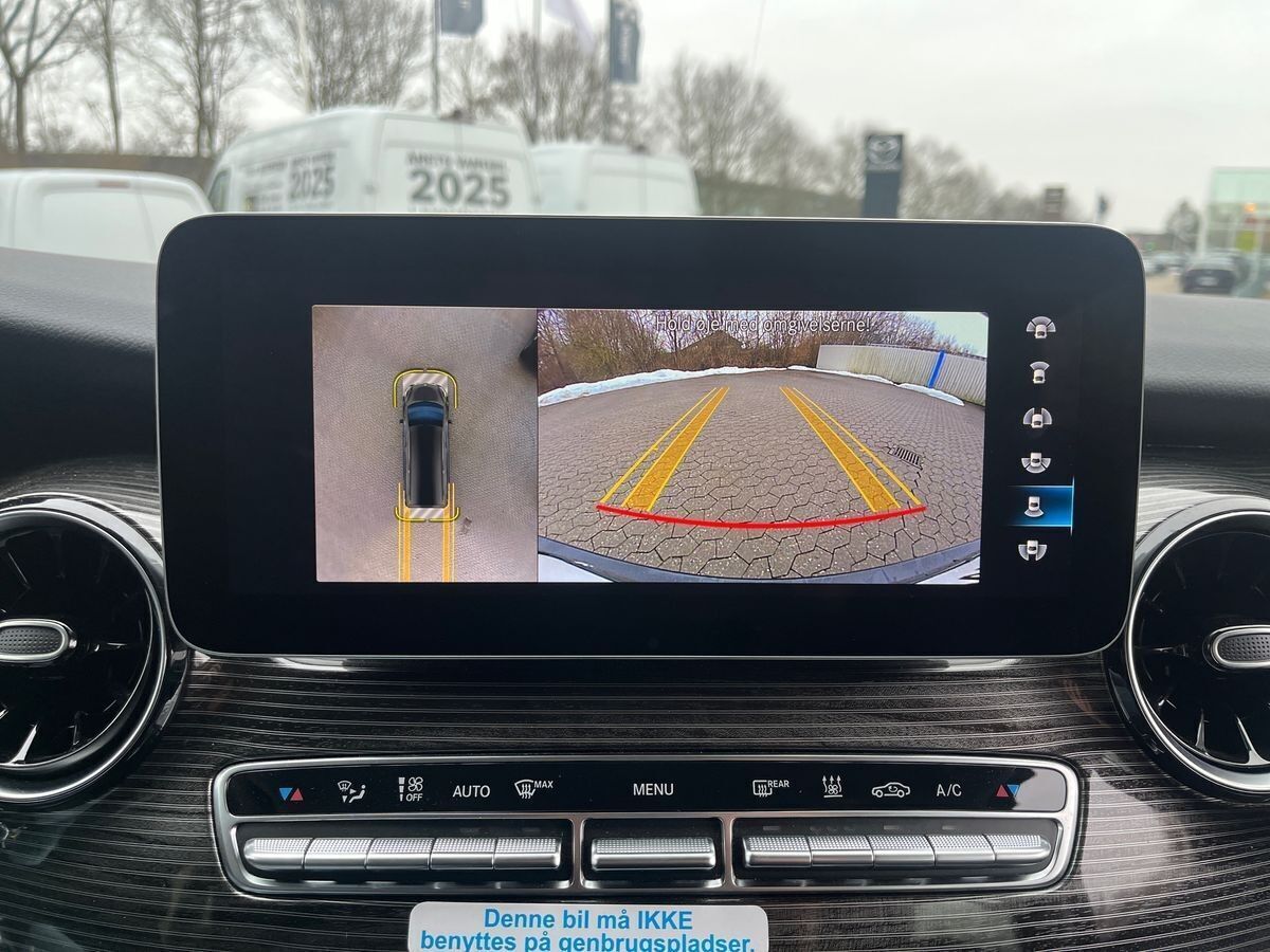 Sort Mercedes EQV300 fra 2024