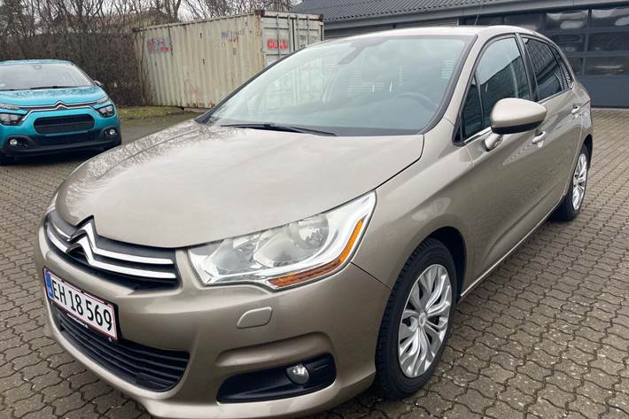 Orange Citroën C4 fra 2012 set udefra