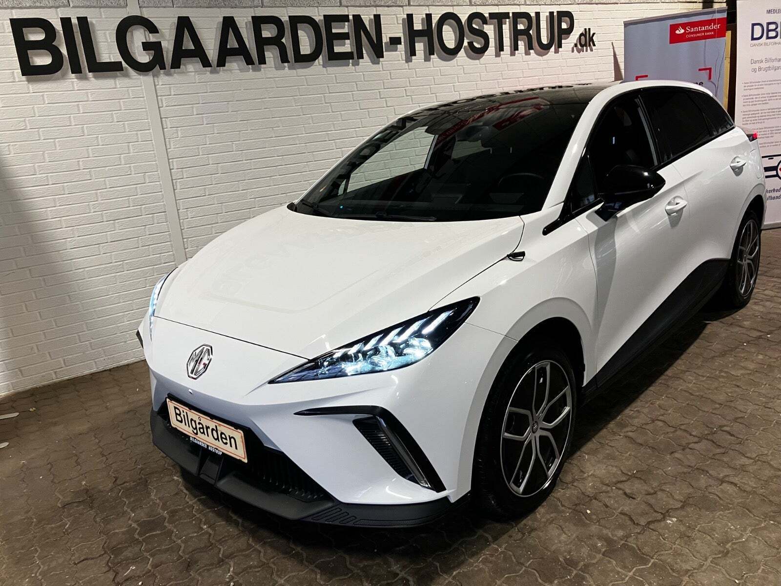 MG 4 77 Luxury Extended Range