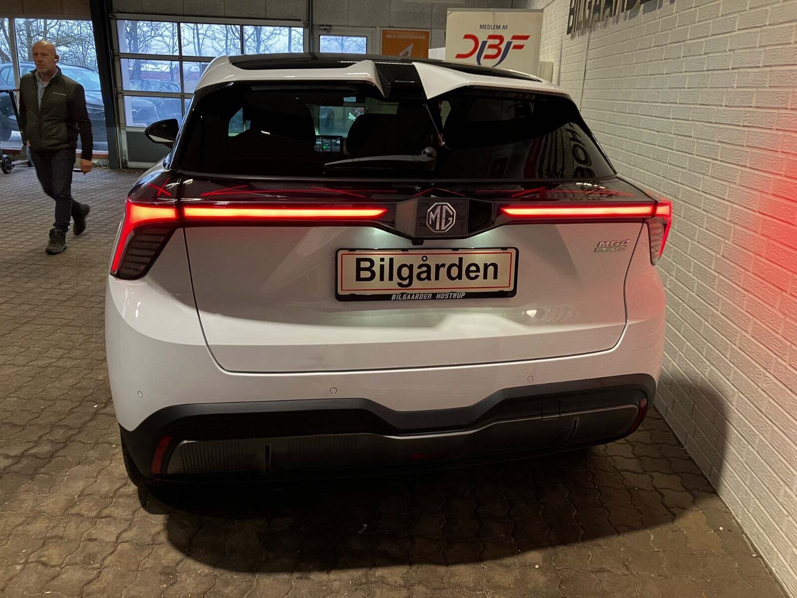 MG 4 77 Luxury Extended Range