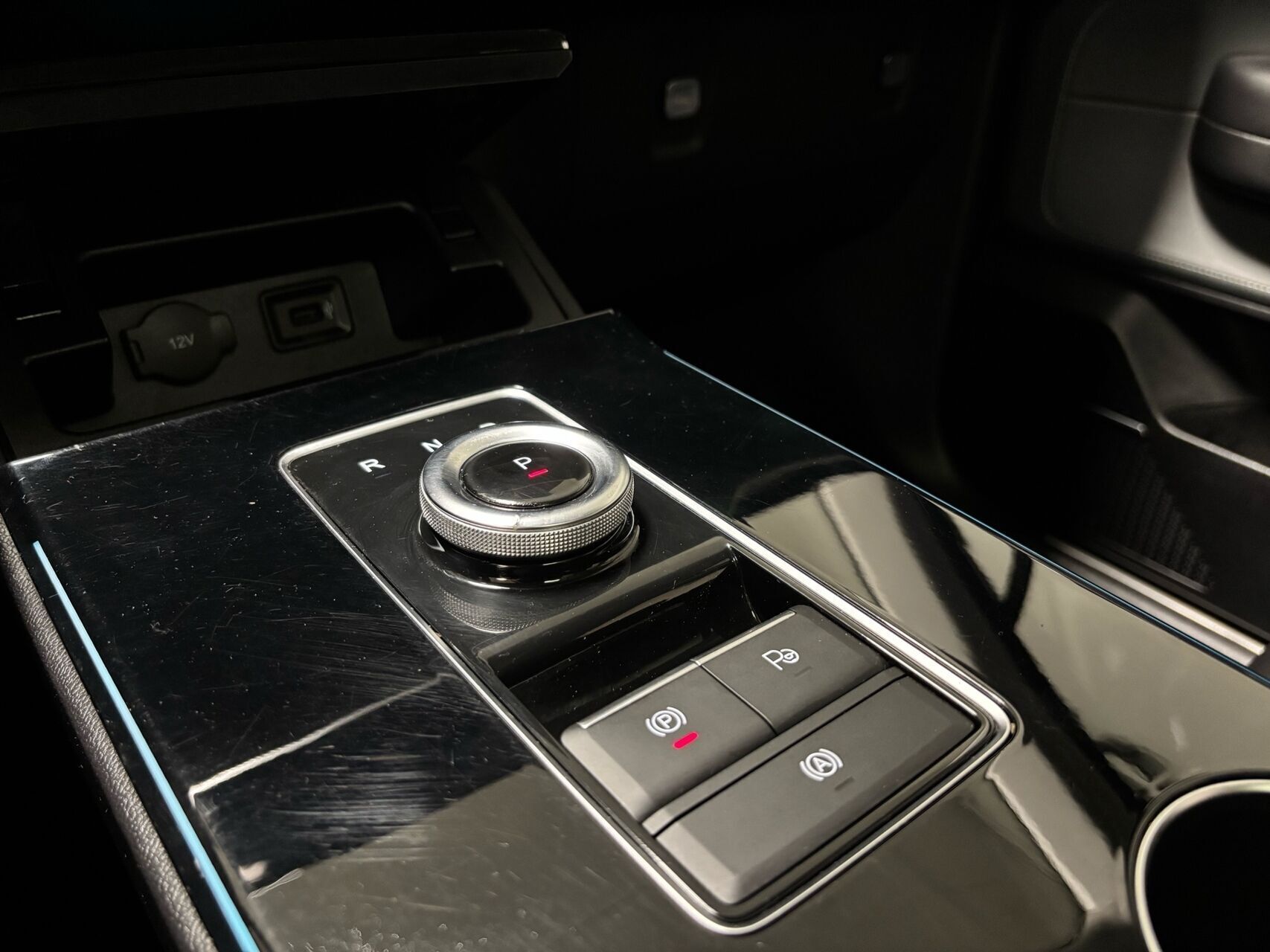 Grå Aiways U5 fra 2022