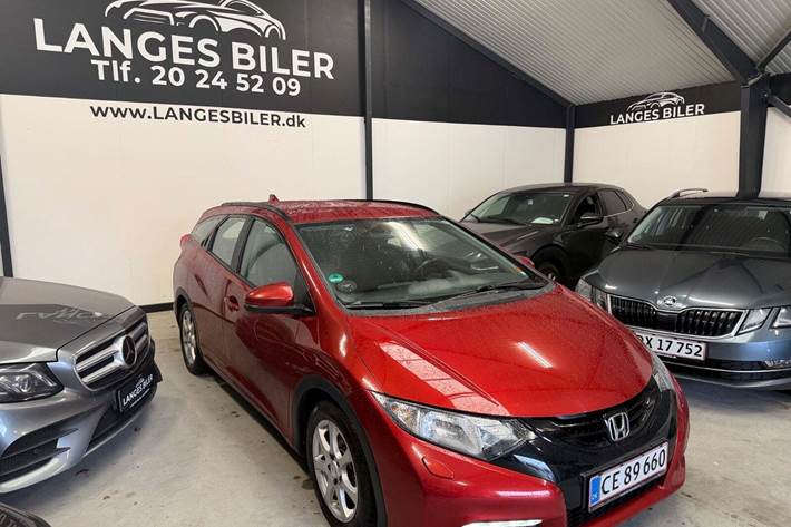 Rød Honda Civic fra 2014