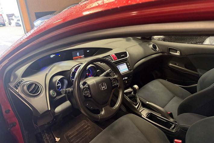 Rød Honda Civic fra 2014