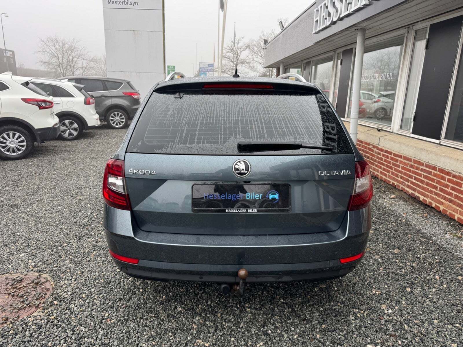 Grå Skoda Octavia fra 2019