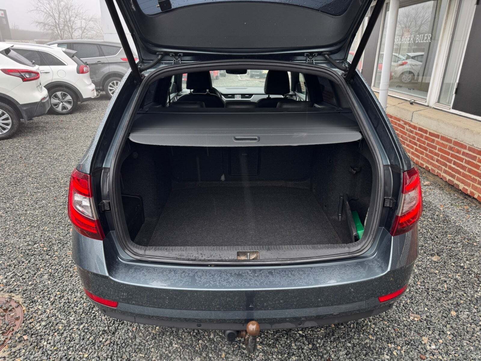 Grå Skoda Octavia fra 2019