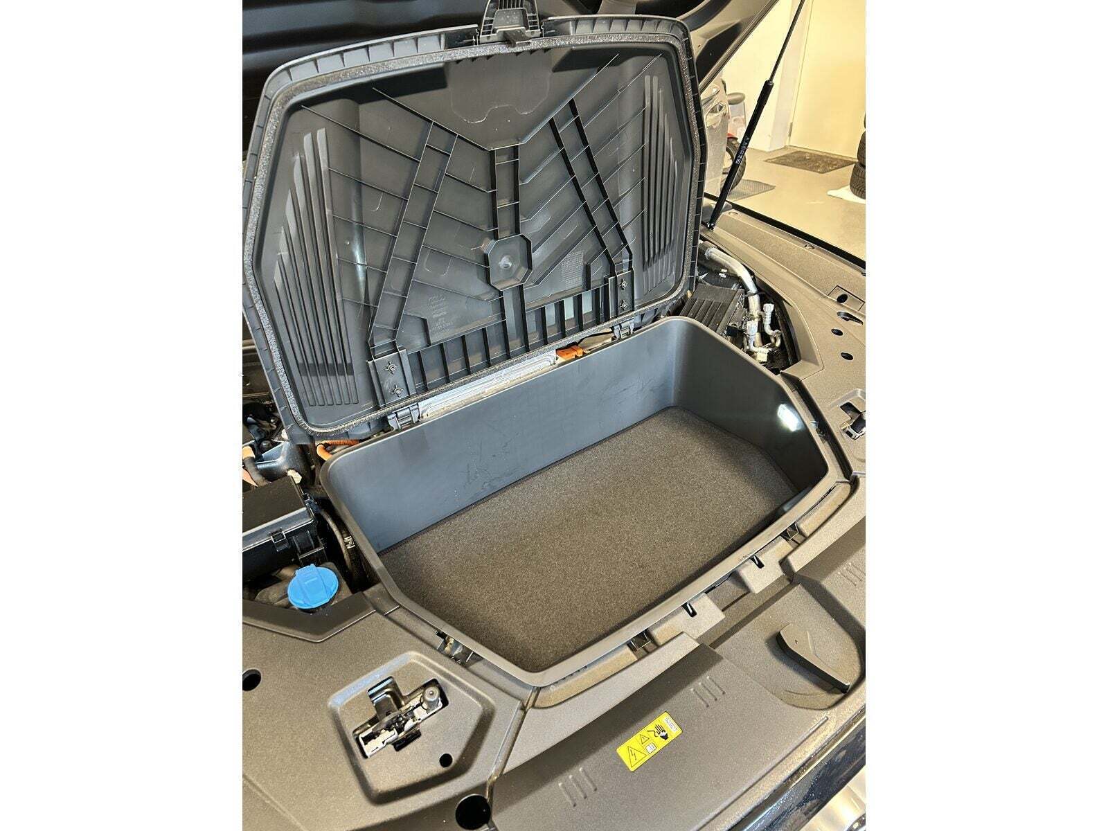 Grå Audi Q8 e-tron fra 2024