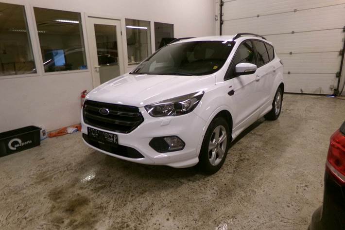 Hvid Ford Kuga fra 2017