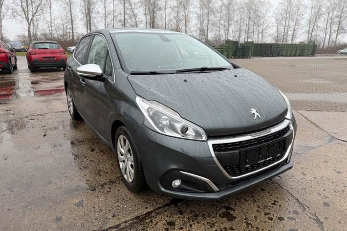 undefined Peugeot 208 fra 2017 set udefra