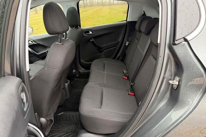 undefined Peugeot 208 fra 2017