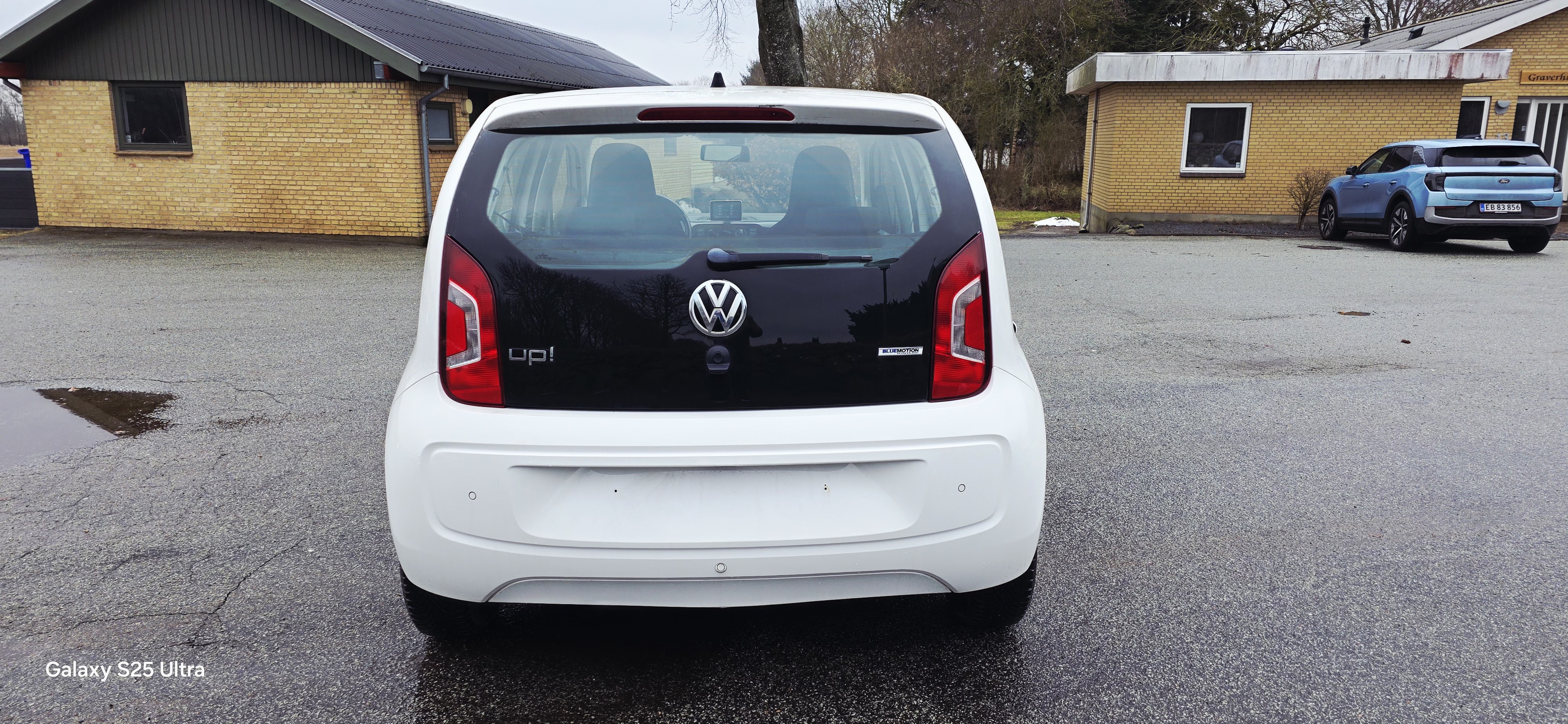 VW up 1,0