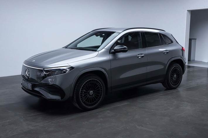 Grå Mercedes EQA250+ fra 2025 set udefra