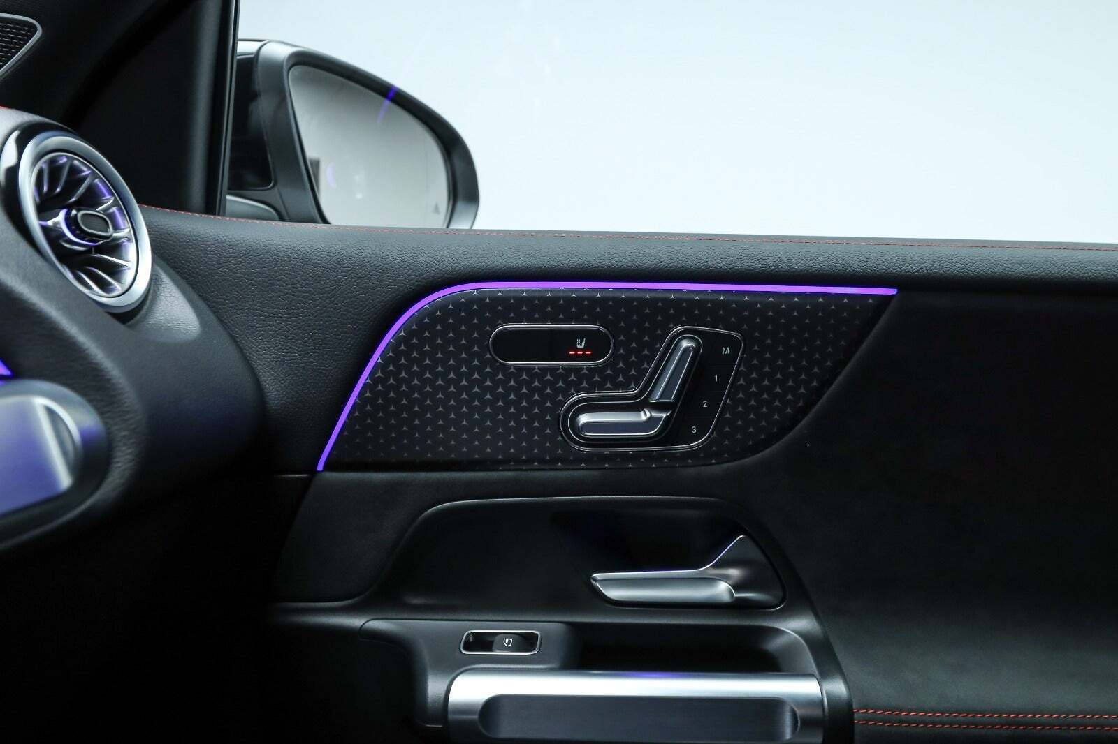 Sort Mercedes EQB250+ fra 2026