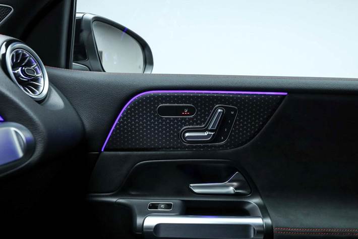 Sort Mercedes EQB250+ fra 2026