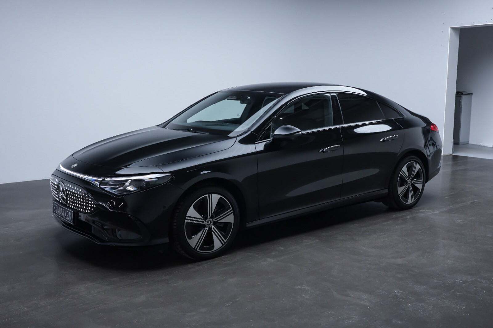 Sort Mercedes CLA250+ fra 2025