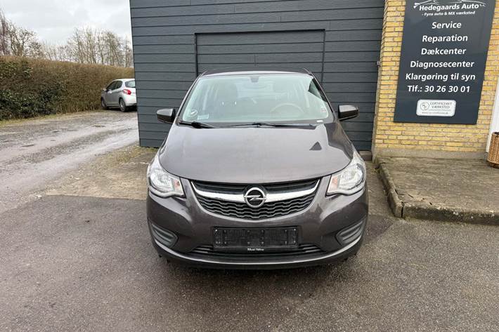 Grå Opel Karl fra 2016