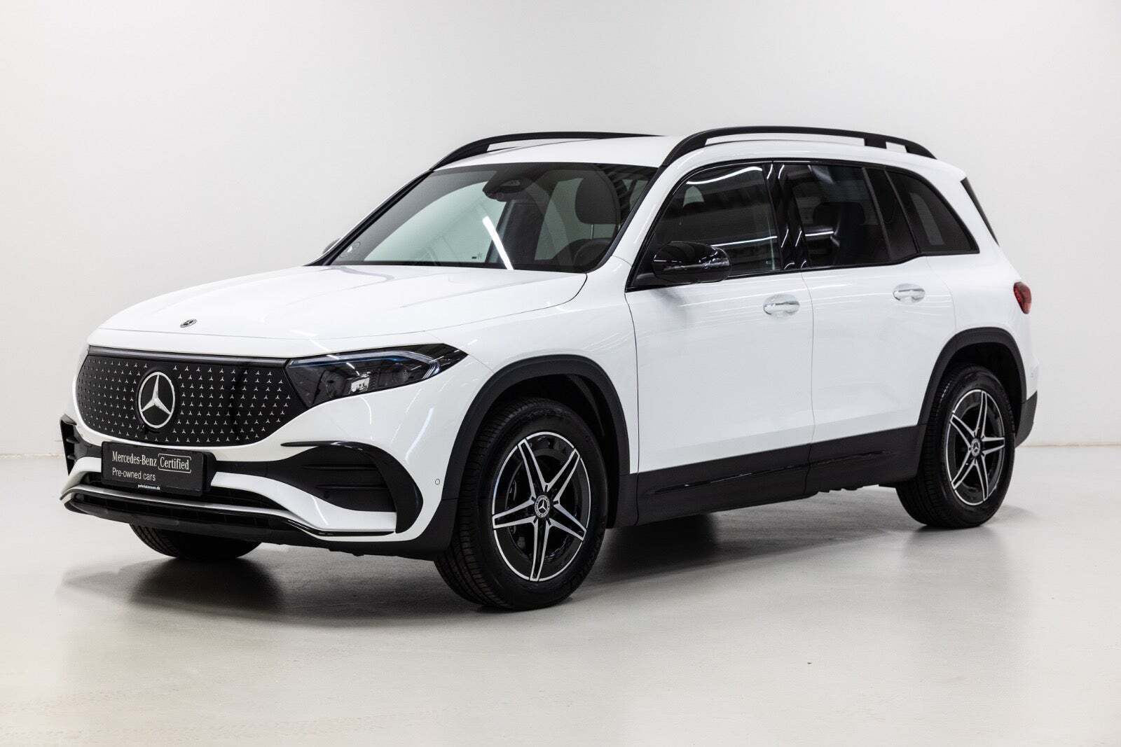 Hvid Mercedes EQB250+ fra 2026