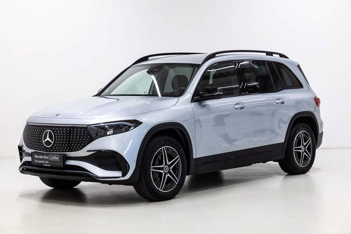 Sølv Mercedes EQB250+ fra 2026 set udefra