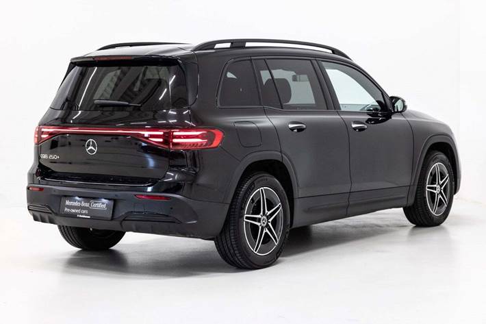 Sort Mercedes EQB250+ fra 2025
