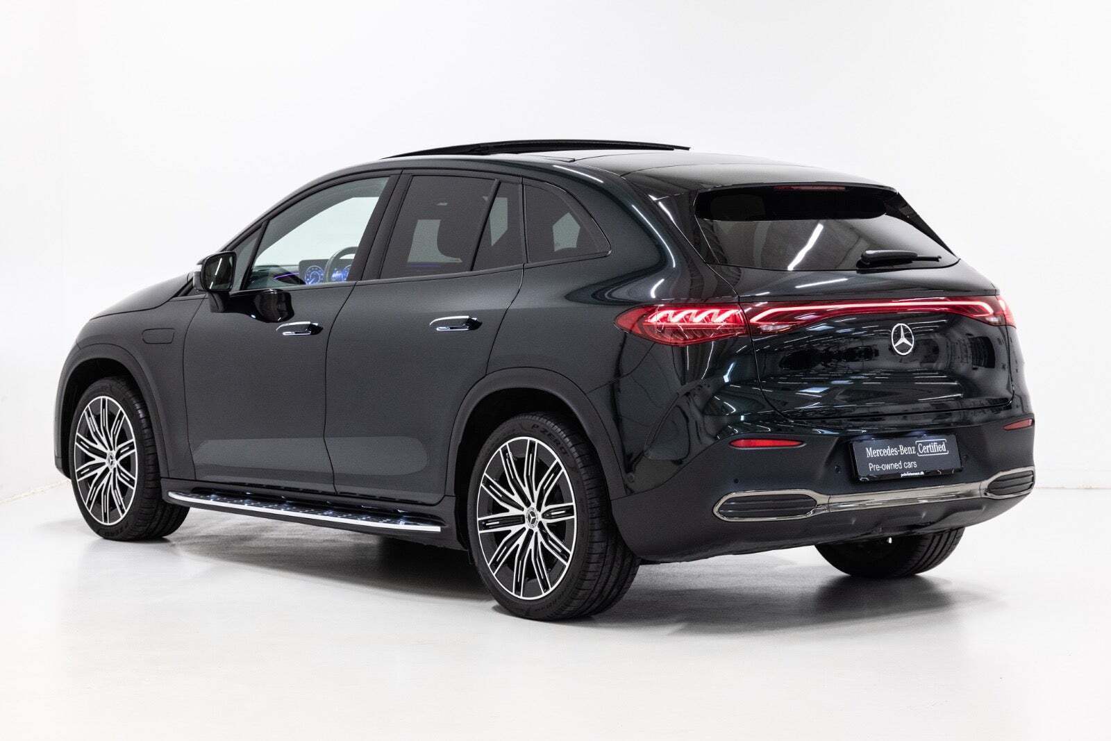 Grøn Mercedes EQE350 SUV fra 2025