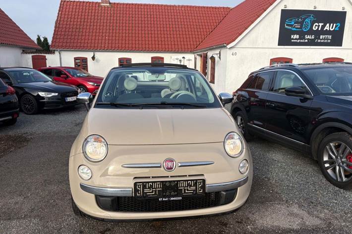 Beige Fiat 500C fra 2015