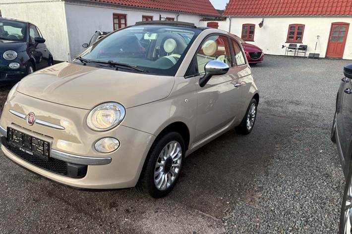 Beige Fiat 500C fra 2015