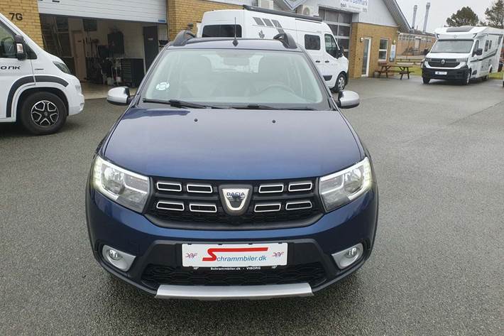 Blå Dacia Sandero Stepway fra 2018