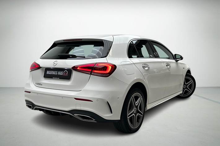 Hvid Mercedes A250 e fra 2021