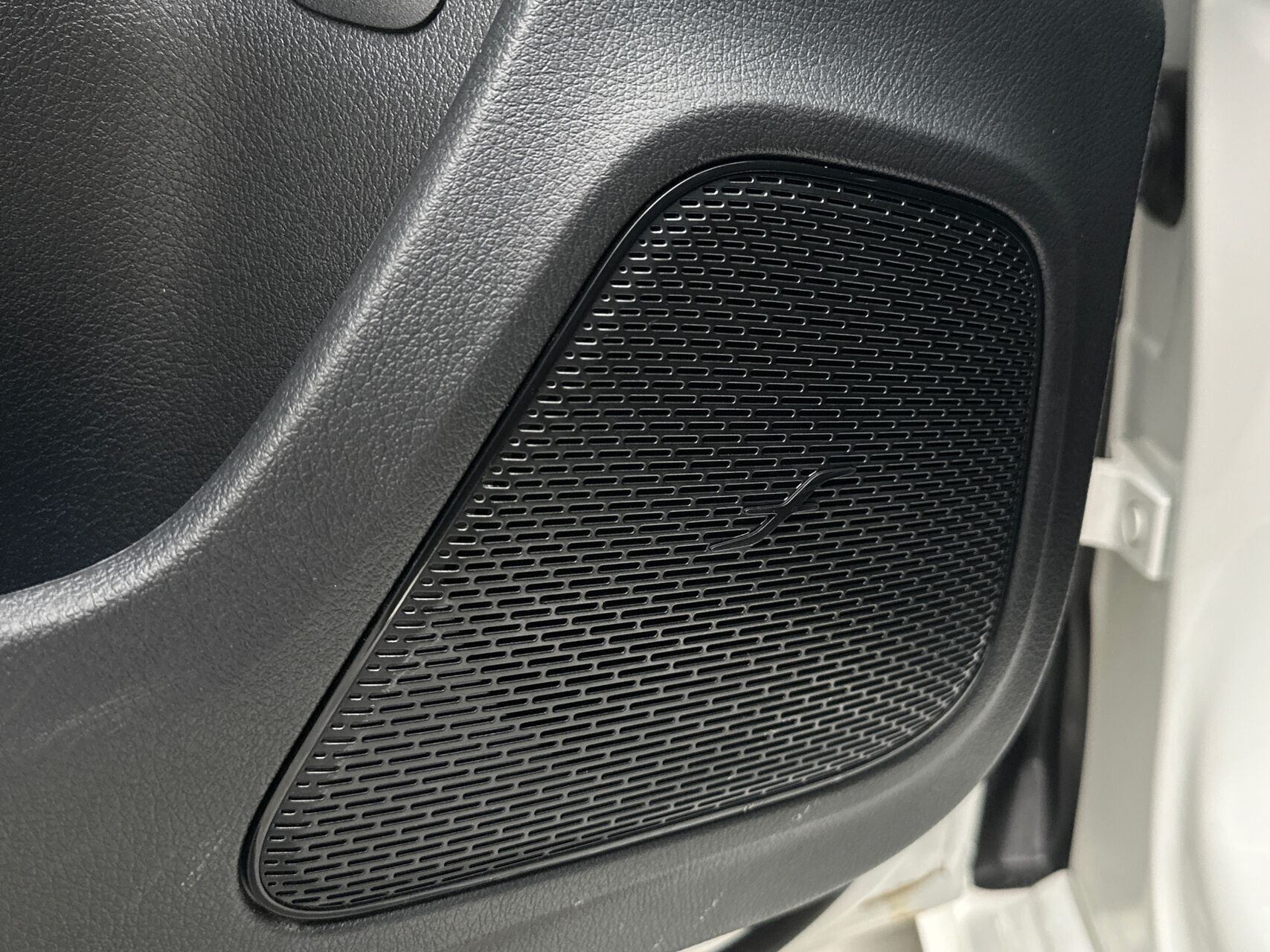 Hvid Mercedes A250 e fra 2021