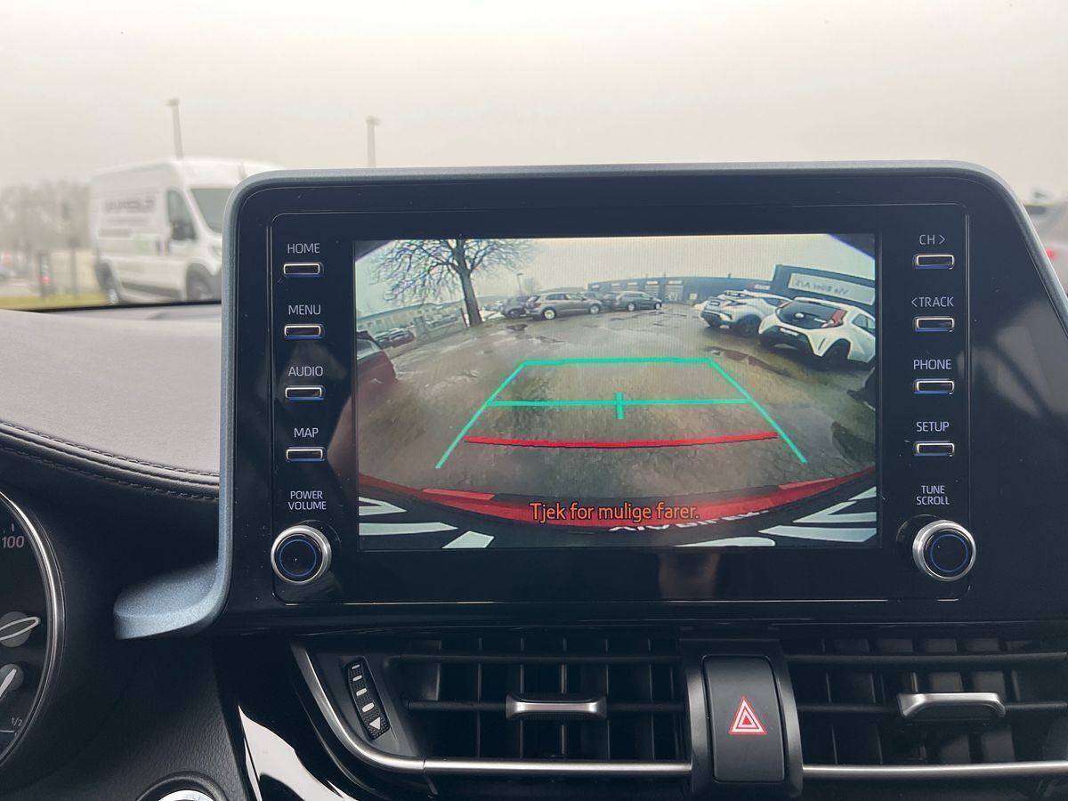 Rød Toyota C-HR fra 2020