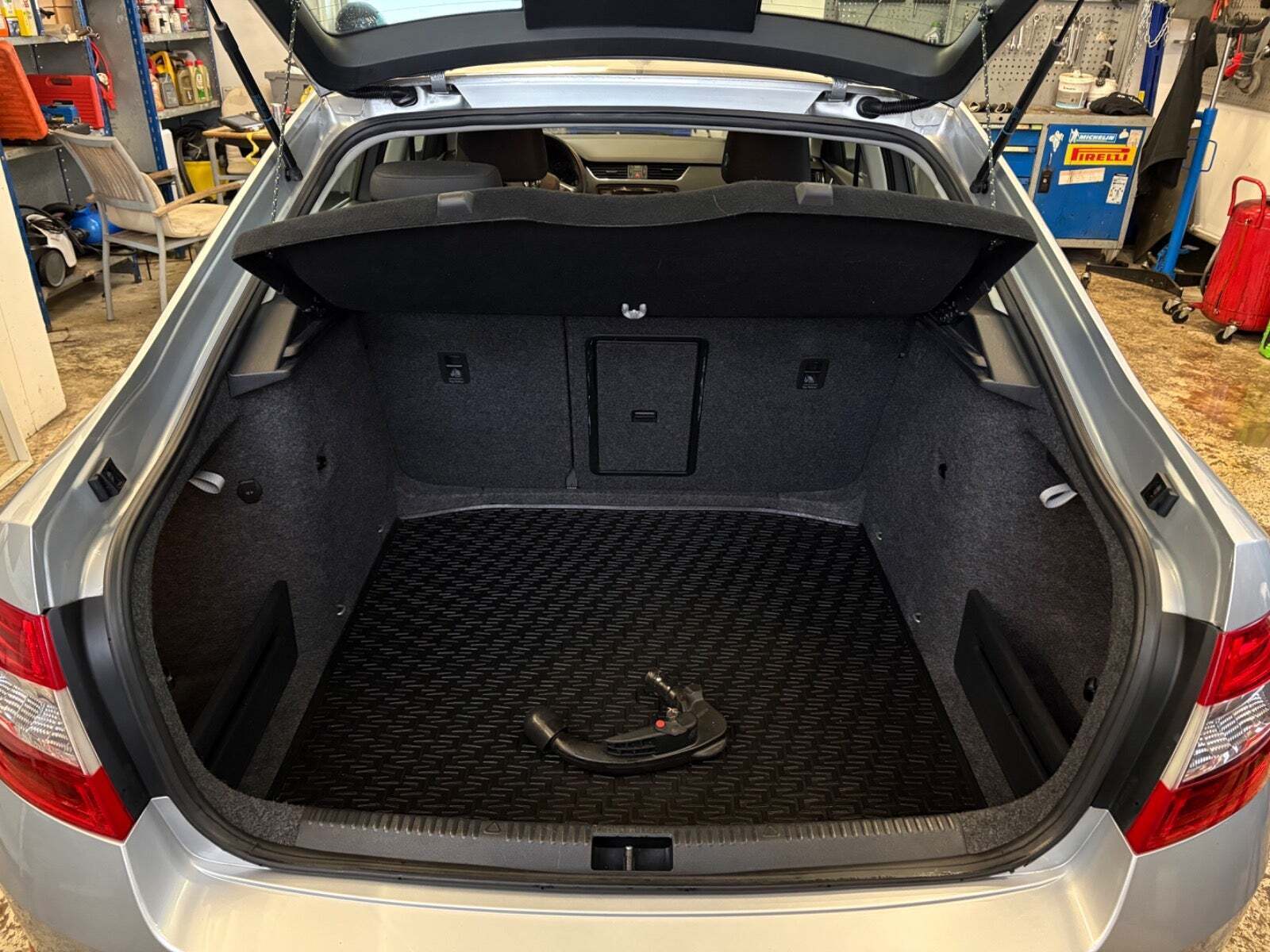 Grøn Skoda Octavia fra 2014