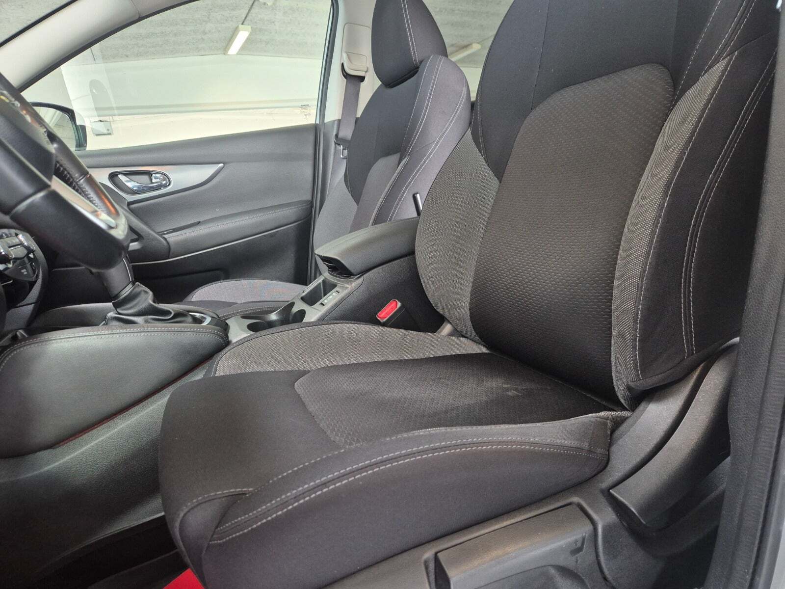 Grå Nissan Qashqai fra 2019