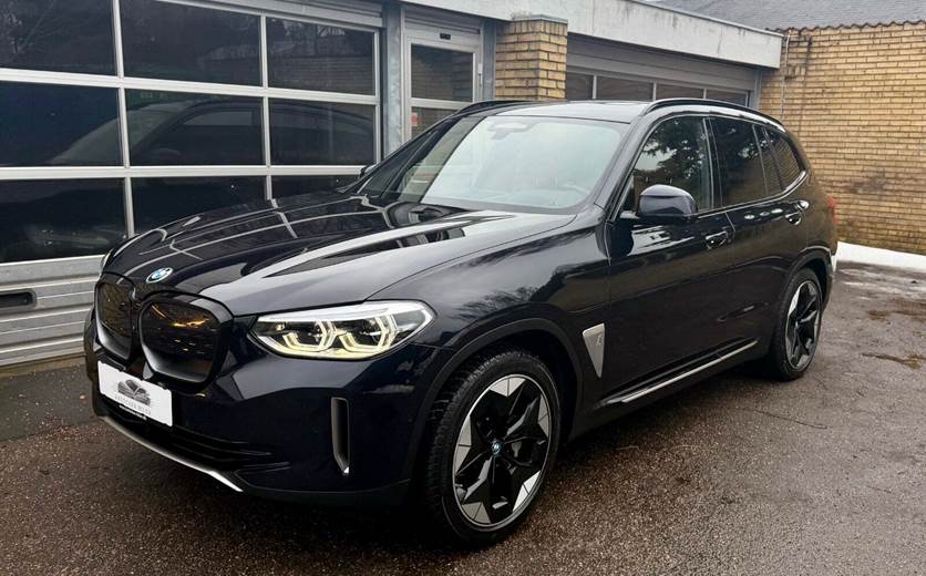 BMW iX3 Charged Plus