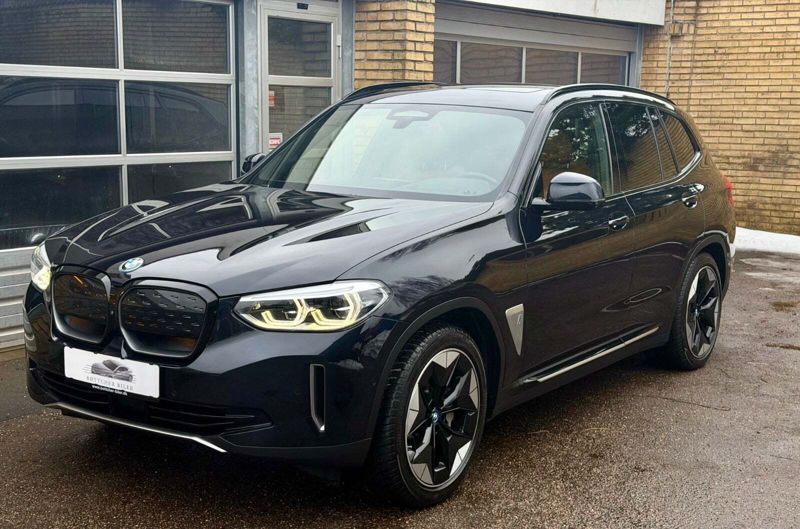 BMW iX3 Charged Plus