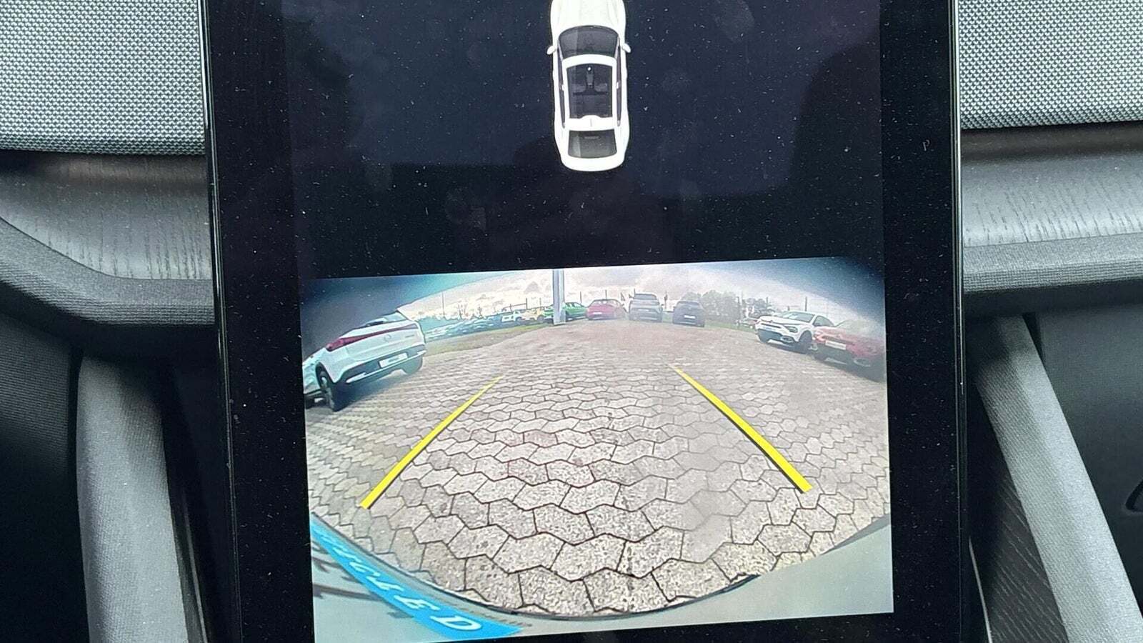 Sølv Polestar 2 fra 2023