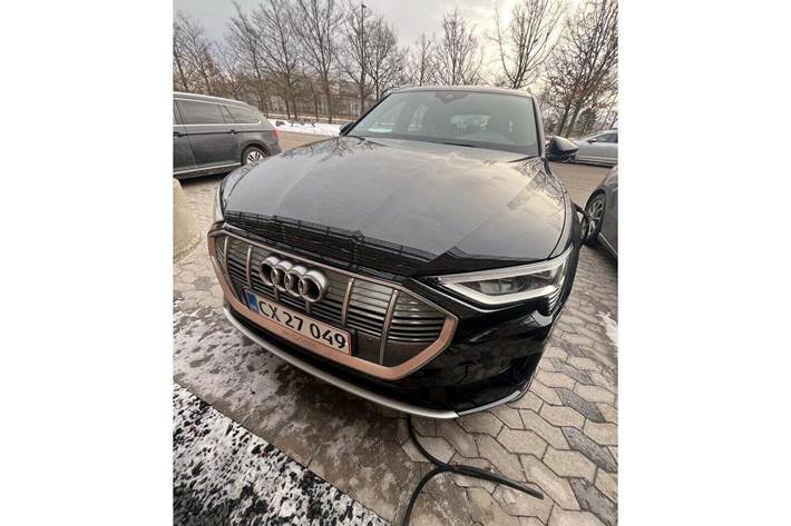 Sort Audi e-tron fra 2021