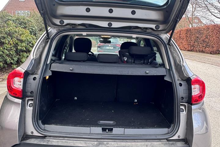 Grå Renault Captur fra 2013