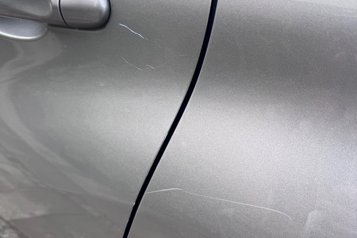 Grå Renault Captur fra 2013