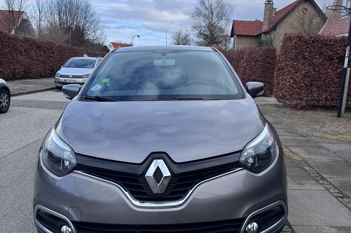 Grå Renault Captur fra 2013