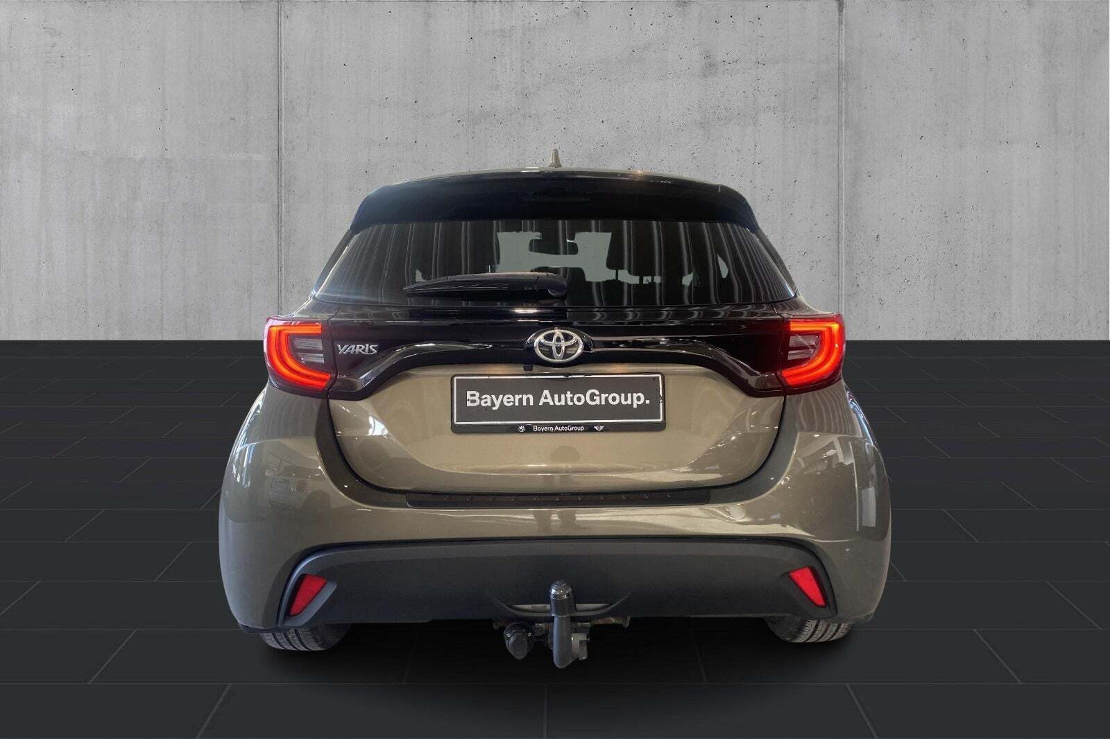 Bronze Toyota Yaris fra 2021