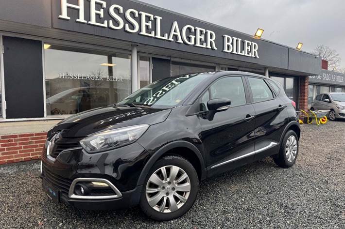 Sort Renault Captur fra 2015 set udefra