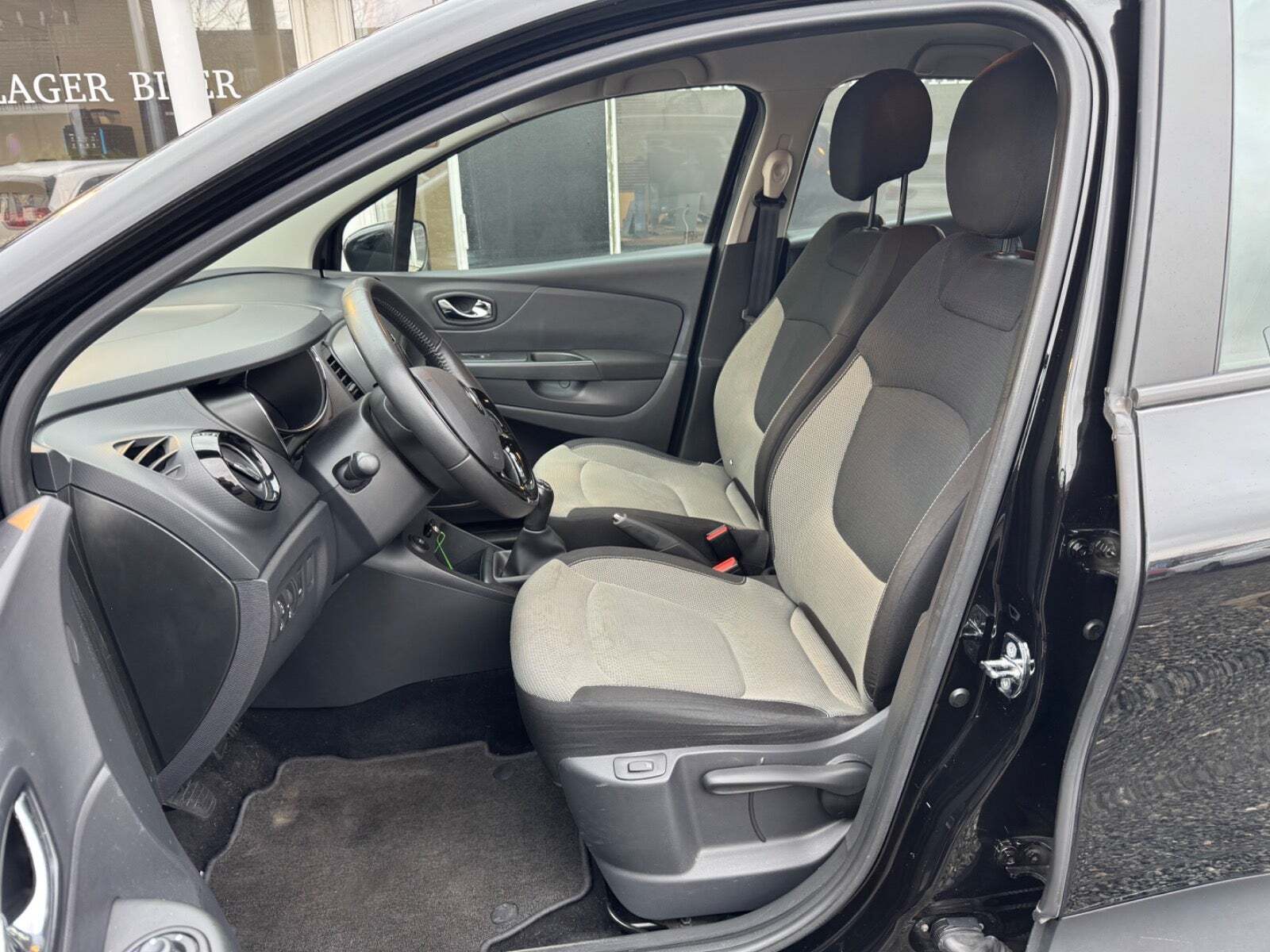 Sort Renault Captur fra 2015