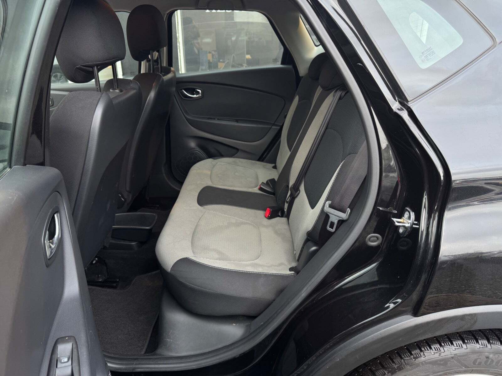 Sort Renault Captur fra 2015