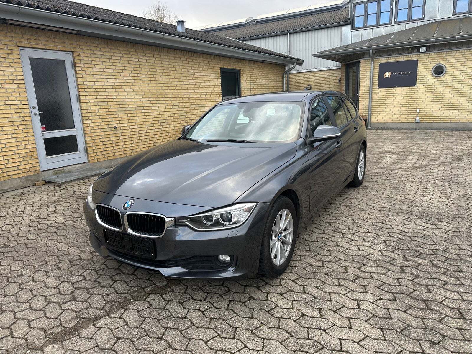 BMW 320d 2,0 Touring aut.