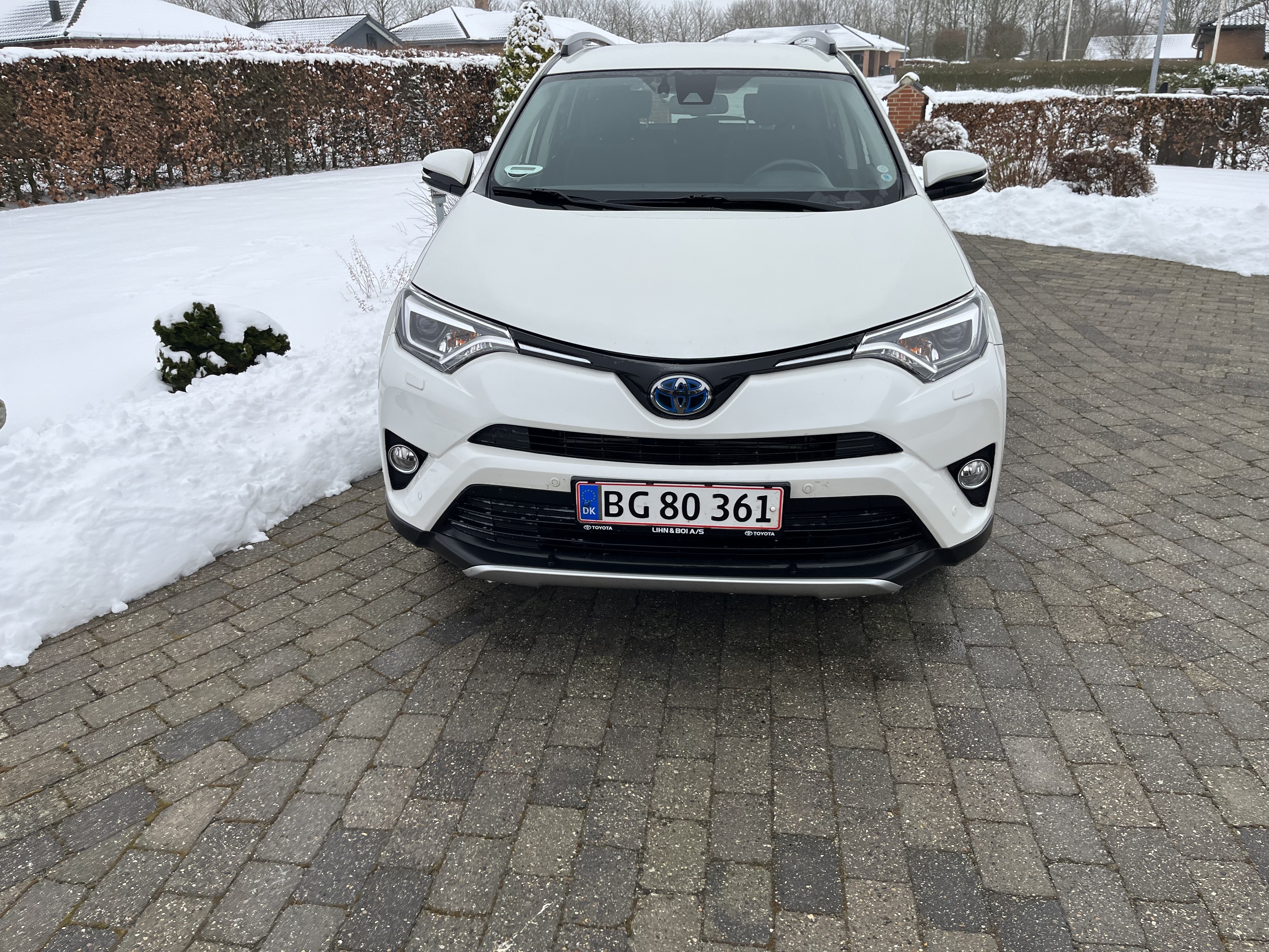 Hvid Toyota RAV4 fra 2016